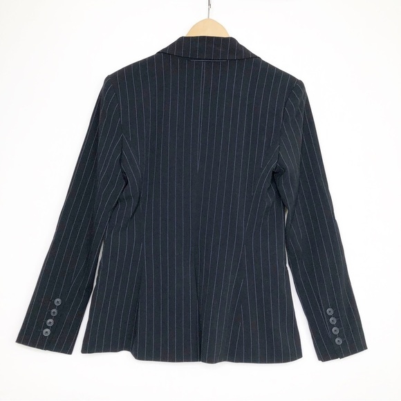 Norma Kamali Black pinstripe, one button closure blazer - Picture 11 of 12